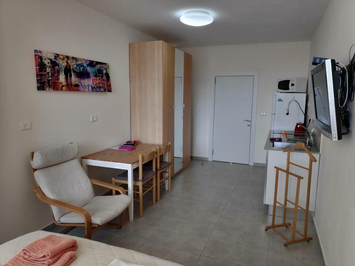 Herzliya Center Apartments ภายนอก รูปภาพ