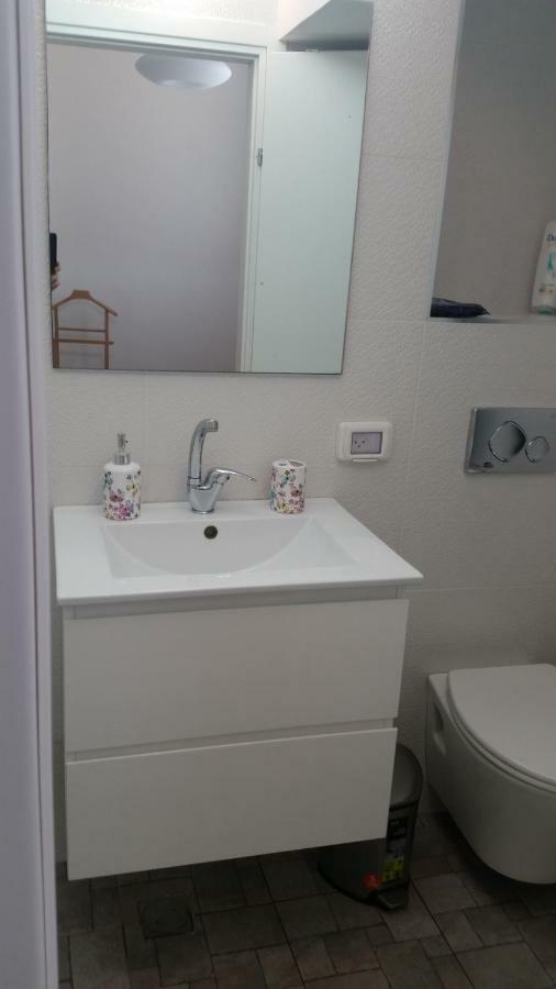 Herzliya Center Apartments ภายนอก รูปภาพ