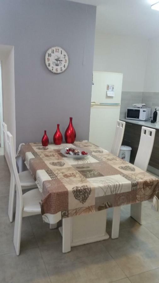 Herzliya Center Apartments ภายนอก รูปภาพ