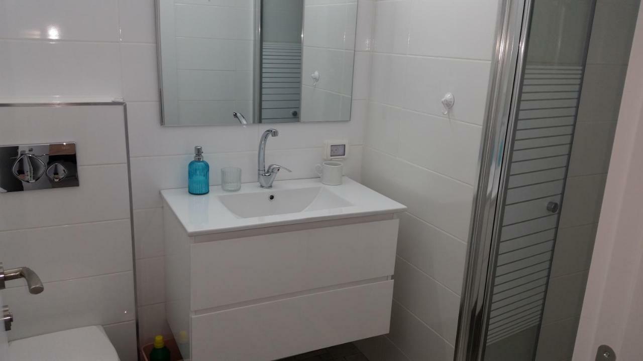Herzliya Center Apartments ภายนอก รูปภาพ
